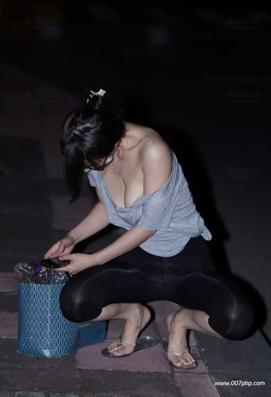 变态 少妇 大晚上穿成这样 什么意思 ？-007PHP源碼網