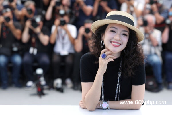 章子怡生图美无死角，穿黑裙尽显骨相美人高级感-007PHP源碼網